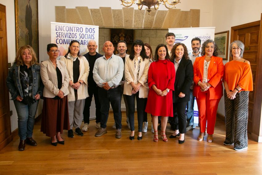A Deputación contrata a 180 profesionais do ámbito social nos concellos e financia 372.000 horas de Servizo de Axuda no Fogar