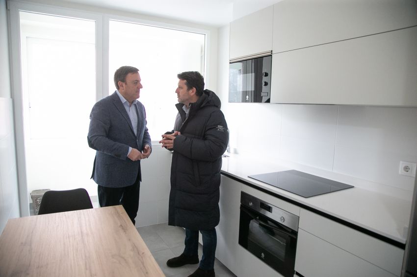 O Concello de Boiro habilita unha antiga vivenda de mestres para destinala a emerxencia social co apoio da Deputación da Coruña