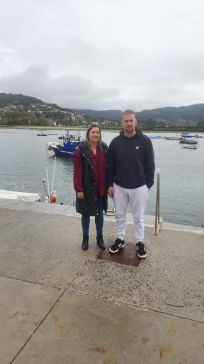 A Deputación da Coruña colabora coa Confraría de Pescadores Virgen del Carmen de Pontedeume na recuperación dos bancos marisqueiros