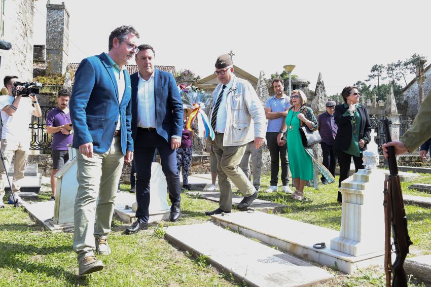 Formoso participa en Outes na homenaxe a Manuel Otero Martínez, único falecido español na praia de Omaha durante o Desembarco de Normandía