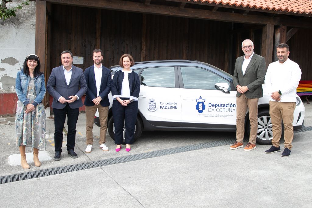 A Deputación reforza os servizos sociais de Paderne cun novo vehículo para o SAF e máis de 68.000 euros de investimento