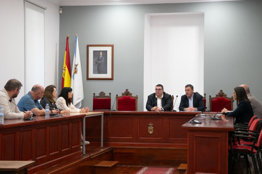 Formoso compromete a colaboración da Deputación na reforma do local da Asociación Saúde Mental A Creba, de Noia