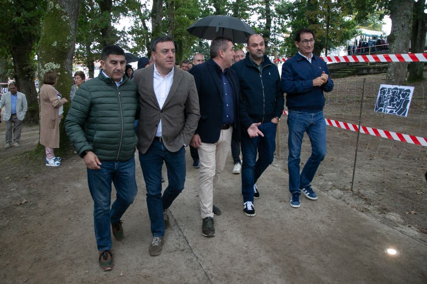 Formoso compartiu coa veciñanza de Brión e milleiros de visitantes a romaría de Santa Minia