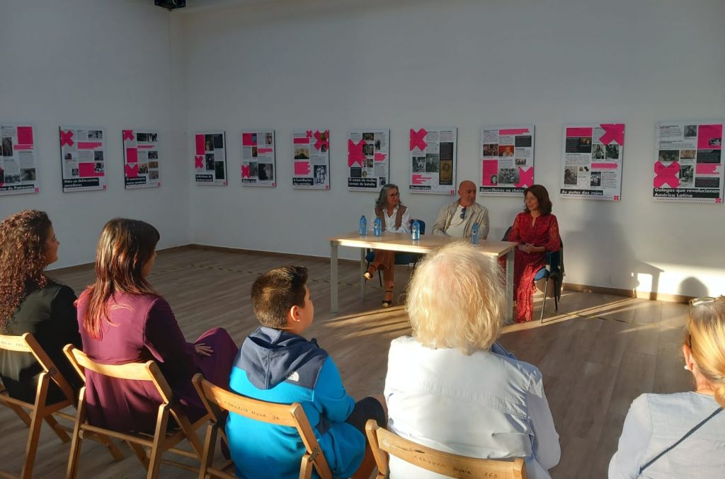 Muxía acolle a exposición da Deputación “Sinaladas”, un percorrido pola loita das mulleres galegas no século XX