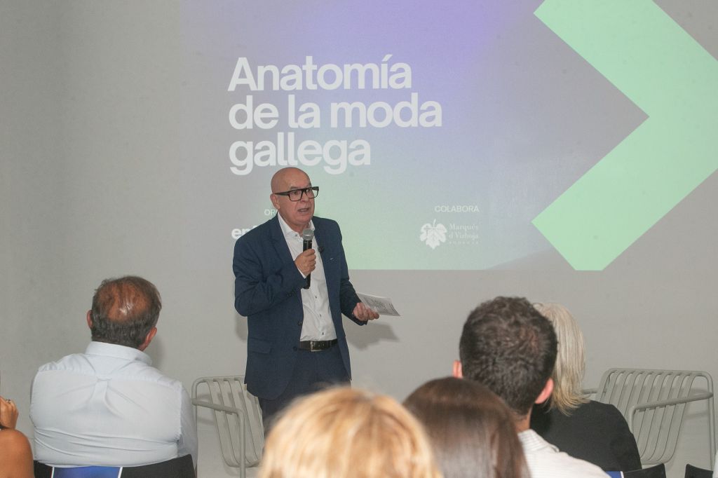 Xosé Regueira reivindica a moda galega como industria clave, xeradora de emprego e referente de identidade