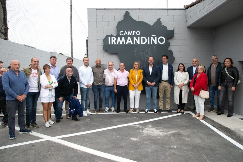 Inaugurado o campo de fútbol ‘Irmandiño’ de Vimianzo, reformado con financiación provincial