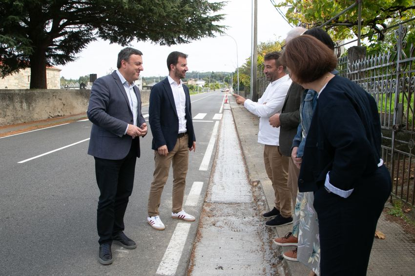 A Deputación reforza os servizos sociais de Paderne cun novo vehículo para o SAF e máis de 68.000 euros de investimento