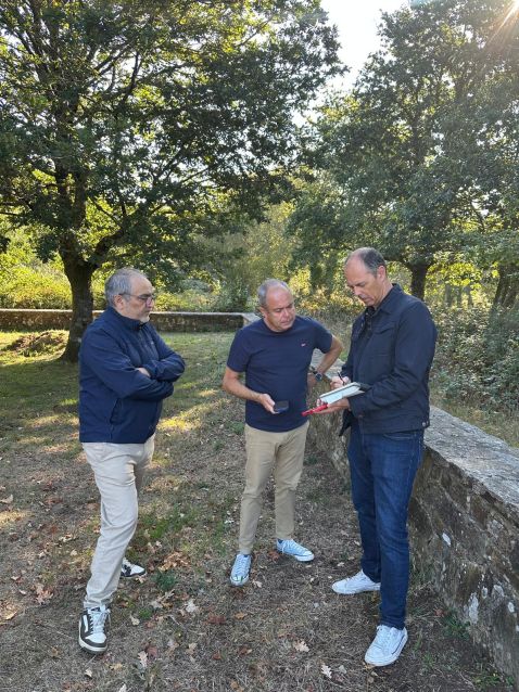 A Deputación da Coruña organiza catro visitas guiadas ao dolmen de Cabaleiros para lle achegar á veciñanza a investigación arqueolóxica en marcha