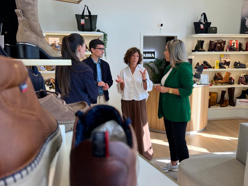 A Deputación resalta en Padrón a importancia de programas como o de MercaNaVila para impulsar a economía das vilas