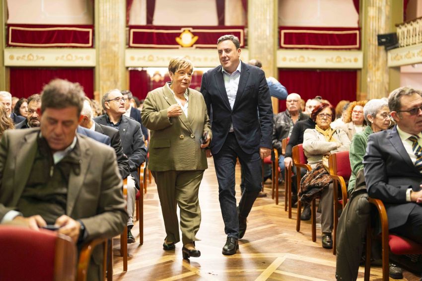 Formoso recibe un  dos premios COGAVE 2023 polo apoio da Deputación da Coruña ao movemento asociativo veciñal