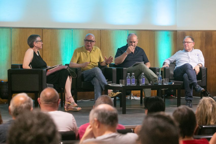 O vicepresidente presenta en Negreira a nova guía turística do municipio, editada co apoio da Deputación