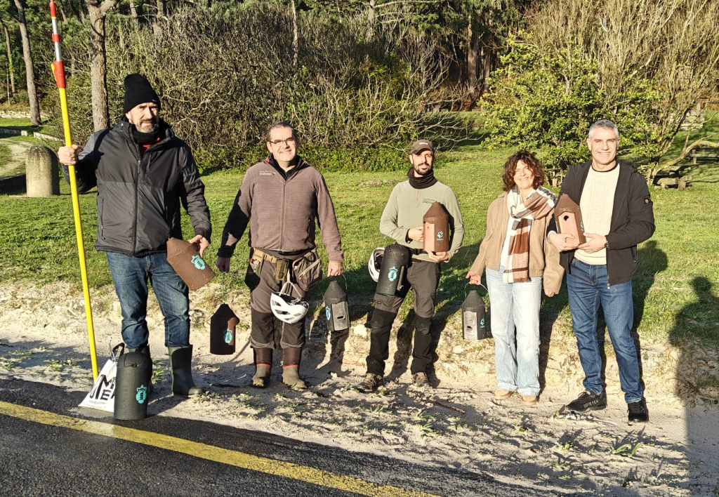 A Deputación instala en Balarés unha nova rede de refuxios para aves e morcegos