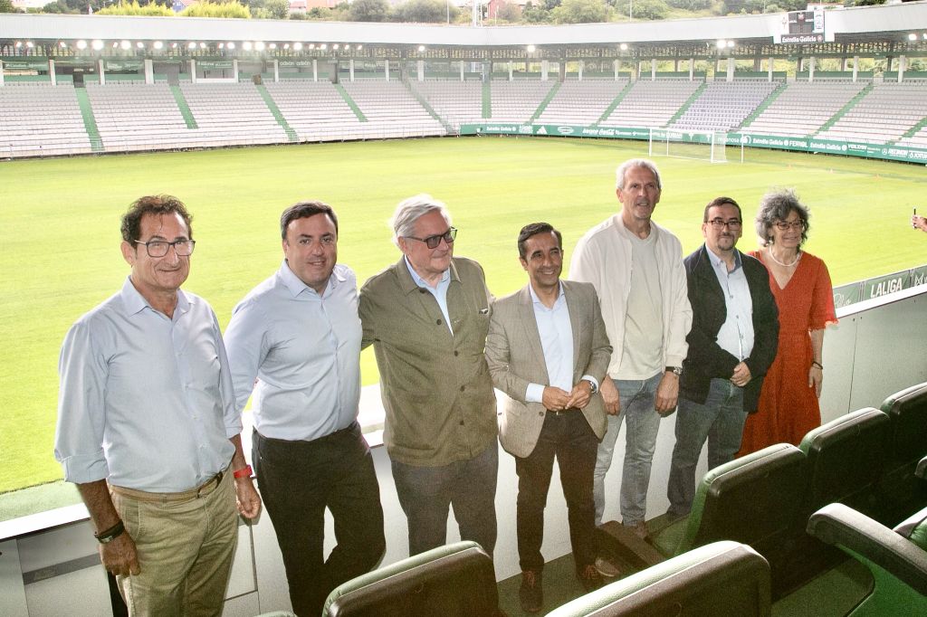 A Deputación e o Concello de Ferrol completan a renovación integral do alumeado da Malata cun investimento de 1,5 millóns de euros