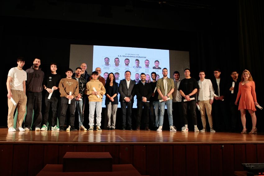 Formoso destaca o IES Rosalía Mera como referencia da FP en Galicia