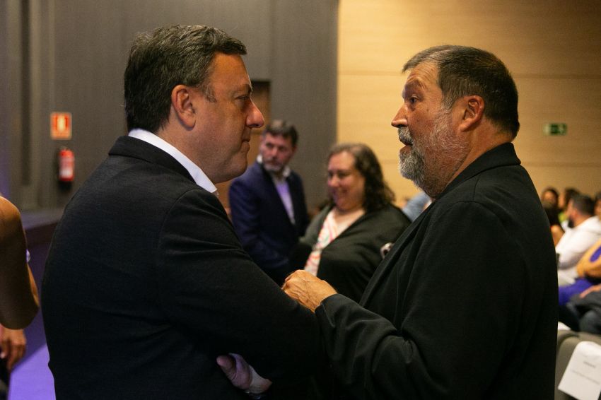 Formoso compartiu en Cee o nomeamento de Francisco Caamaño como fillo predilecto da localidade