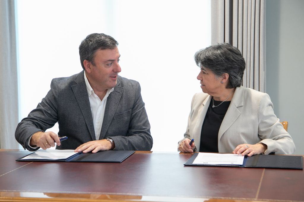 A Deputación achega 90.500 euros para acondicionar a piscina municipal de Moeche