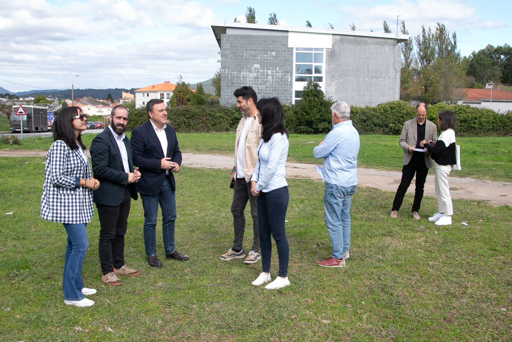 A Casa de Acompañamento ás Persoas Maiores de Rianxo localizarase nunha parcela a carón do IES Félix Muriel