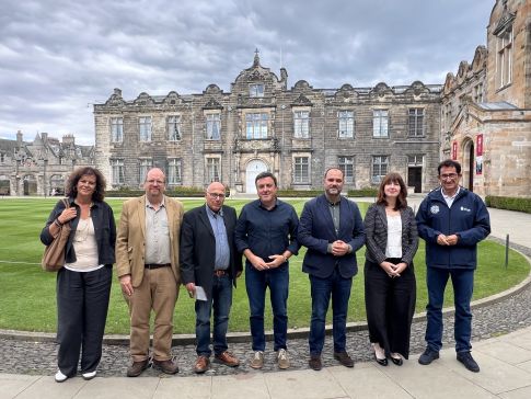 A Deputación da Coruña busca alianzas coa Universidade de St Andrews para estudar as conexións das peregrinacións escocesas co Camiño de Santiago