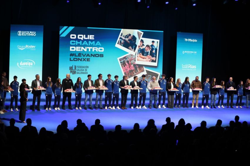 A Deputación da Coruña acompaña ás seleccións galegas de balonmán na Gala “Camiño ao CESA 2026”