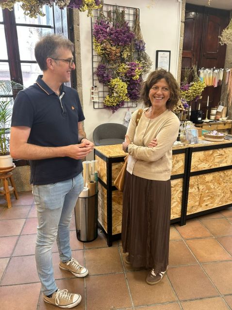 A Deputación da Coruña presenta MercaNaVila aos comerciantes de Betanzos