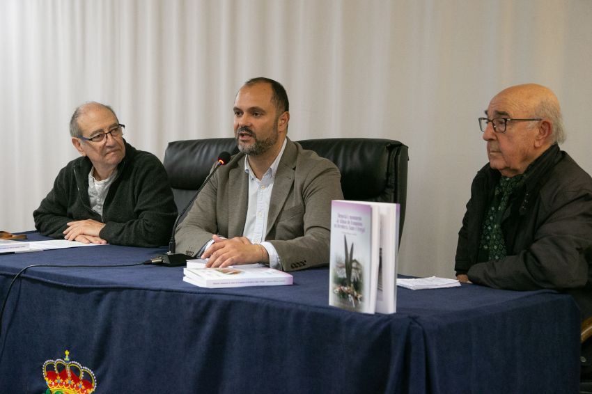 Pontedeume acolleu a presentación do libro 