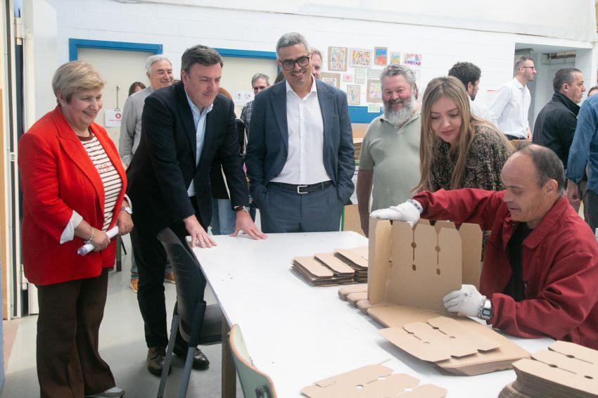 A Deputación apoiou con 33.200 euros o equipamento do centro de día de ASPABER en Carballo