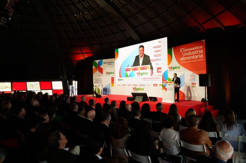 Formoso destaca o “exemplo empresarial” de Joaquín González na súa traxectoria tras varias décadas en Vegalsa