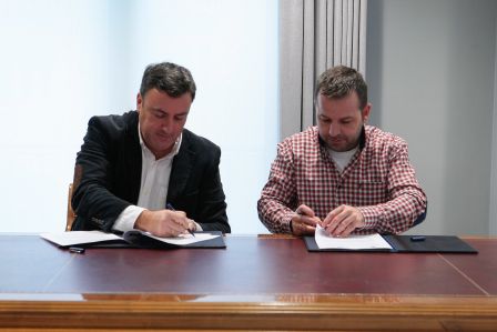 O presidente da Deputación da Coruña visita a Confraría de Pescadores de Ferrol