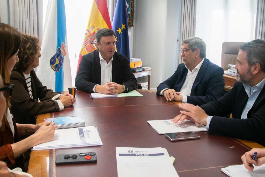 A Deputación da Coruña prepara unha segunda edición do programa de apoio ao comercio local MercaNaVila