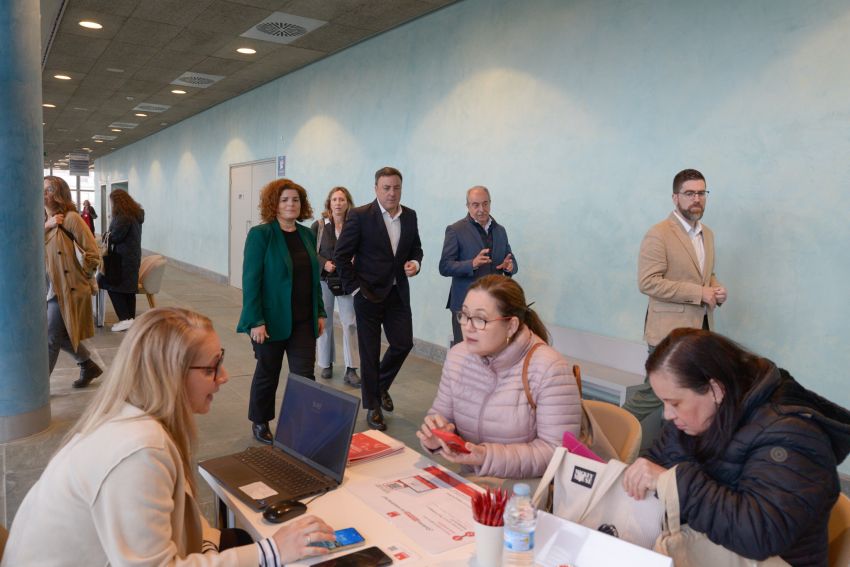 Formoso destaca os máis de 7.000 postos de traballo creados no sector público e privado a través dos programas de emprego da Deputación