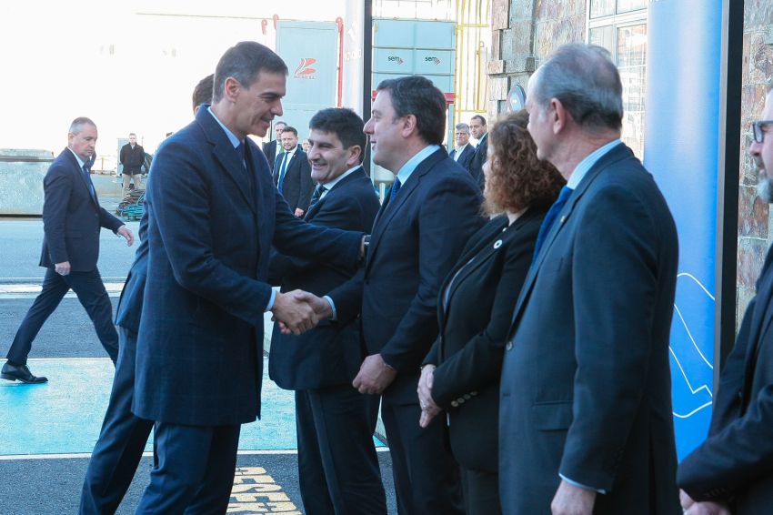 O presidente da Deputación acompañou o presidente do Goberno, Pedro Sánchez, na súa visita a Navantia