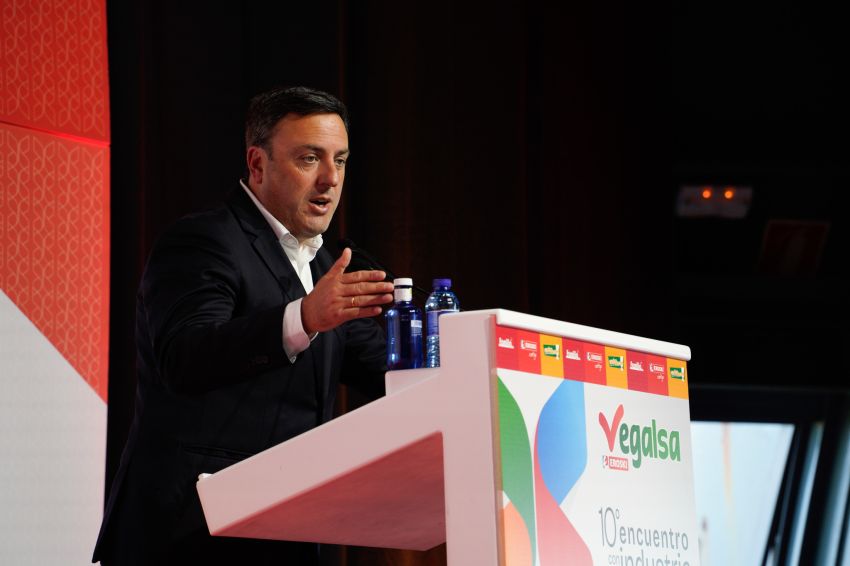 Formoso destaca o “exemplo empresarial” de Joaquín González na súa traxectoria tras varias décadas en Vegalsa