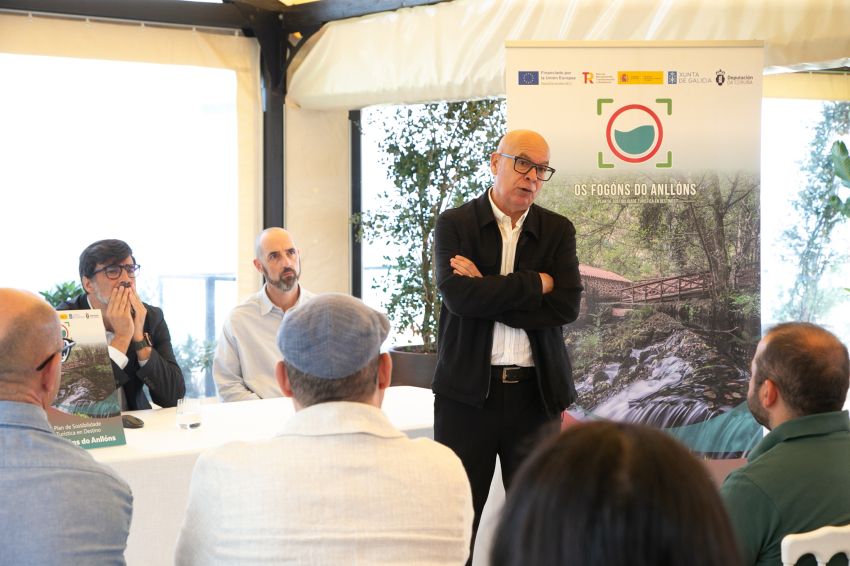 A Deputación presenta o catálogo de experiencias turísticas e a páxina web de 'Os Fogóns do Anllóns'