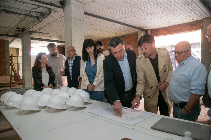 Formoso compromete a colaboración da Deputación na reforma do local da Asociación Saúde Mental A Creba, de Noia