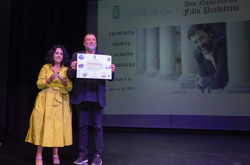 Formoso compartiu en Cee o nomeamento de Francisco Caamaño como fillo predilecto da localidade