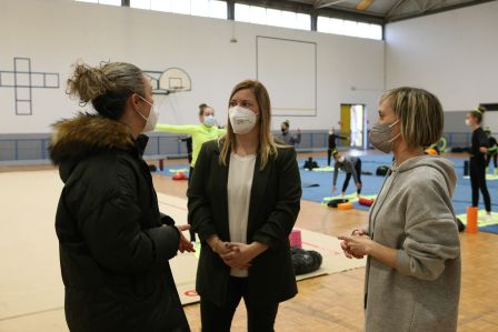 O pleno da Deputación da Coruña aproba unha achega de 100.000 euros para comprar novas embarcacións e equipamento ao Club de Remo Pobra