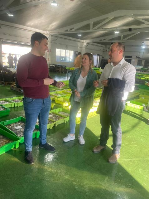 A Deputación dedica este ano 650.000 euros a apoiar ás confrarías e ás agrupacións marisqueiras