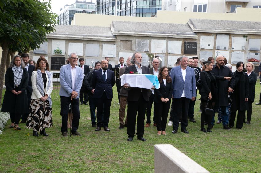 A deputada de dereitos civís, Soledad Agra, participa no acto de homenaxe a Francisco Miguel