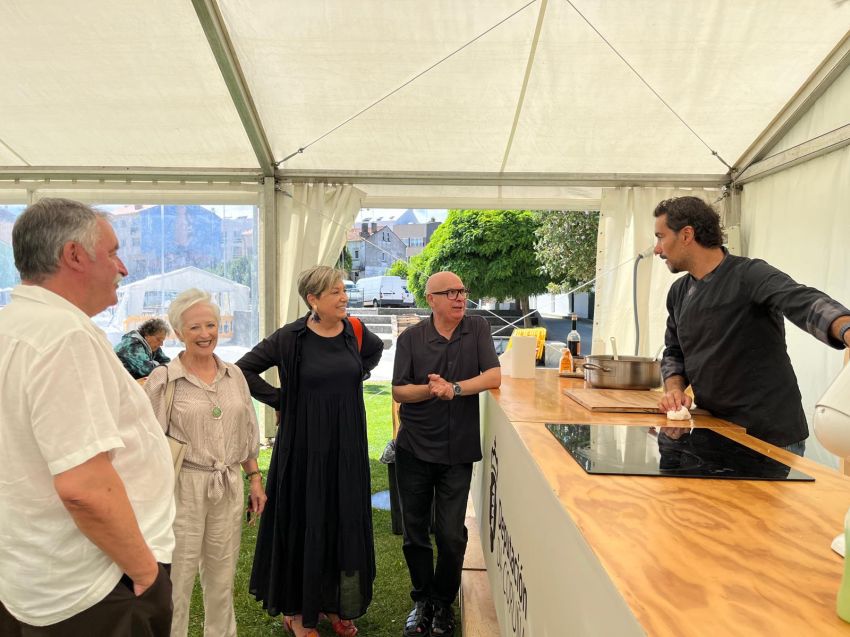 A Deputación pon en valor a artesanía e a gastronomía local na presentación da nova edición de Alfaroleiros