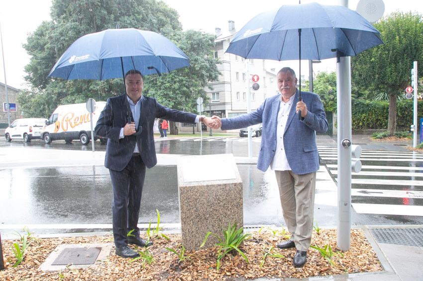 Santa Cristina estrea nova imaxe, con máis espazo para peóns e calidade urbana, tras un investimento de 1,7 millóns da Deputación