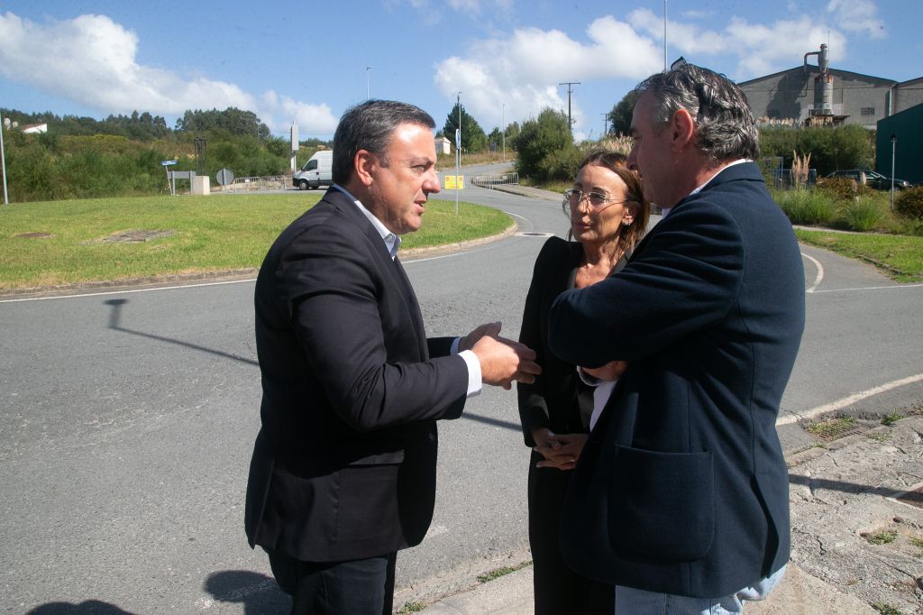 A Deputación comprométese a intermediar para desbloquear novo solo industrial no Espiríto Santo e realizará melloras na estrada perimetral do polígono