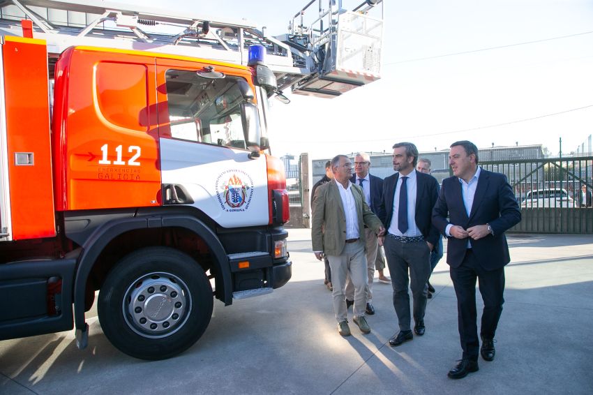 O Consorcio de Bombeiros dota os parques das Pontes e Arzúa con dous camións autoescada e completa así o equipamento en todas as comarcas