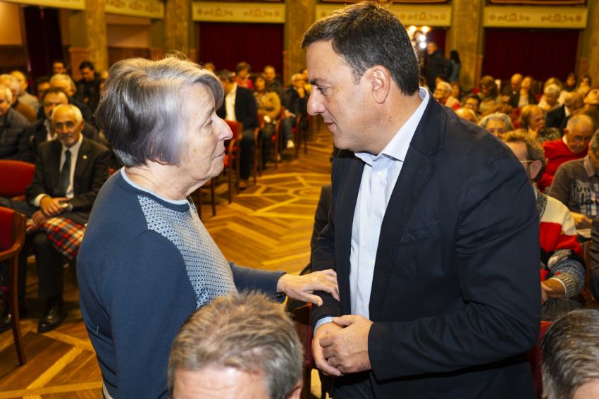 Formoso recibe un  dos premios COGAVE 2023 polo apoio da Deputación da Coruña ao movemento asociativo veciñal