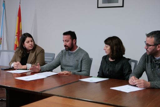 A deputada de plans provinciais, Cristina García, visita Mazaricos para coñecer os investimentos do Plan Único