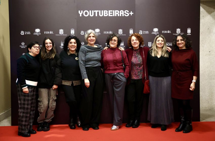 Sol Agra destaca na entrega dos Premios Youtubeiras+ que o galego «vale para contar ciencia, literatura, cine, cociña, humor ou música, e para estar presente en todos os formatos e plataformas»