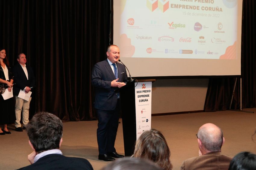 Rioboo destaca ao apoio da Deputación ao emprendemento na entrega dos premios Emprende Coruña de AJE