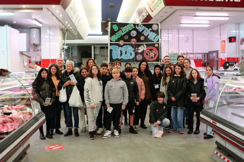 O alumnado do IES Rafael Puga Ramón da Deputación inicia unha campaña de sensibilización social contra o vandalismo