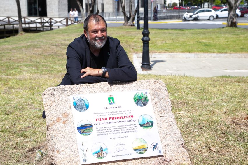 Formoso compartiu en Cee o nomeamento de Francisco Caamaño como fillo predilecto da localidade
