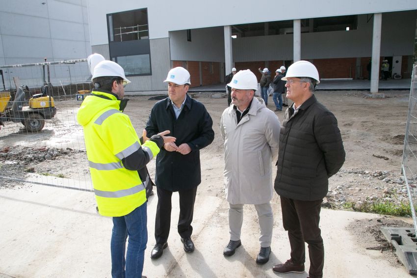 A Deputación e o Concello de Arteixo supervisan o avance das obras do novo parque comarcal de bombeiros de Morás, que estará rematado en xaneiro de 2026