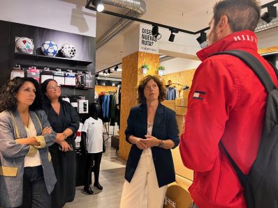 A Deputación presenta o programa MercaNaVila aos comerciantes de Muros